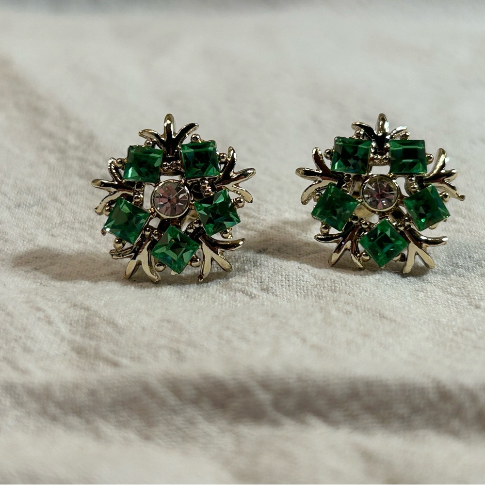 Vintage Elegant Green Gemstone Clip On Earrings